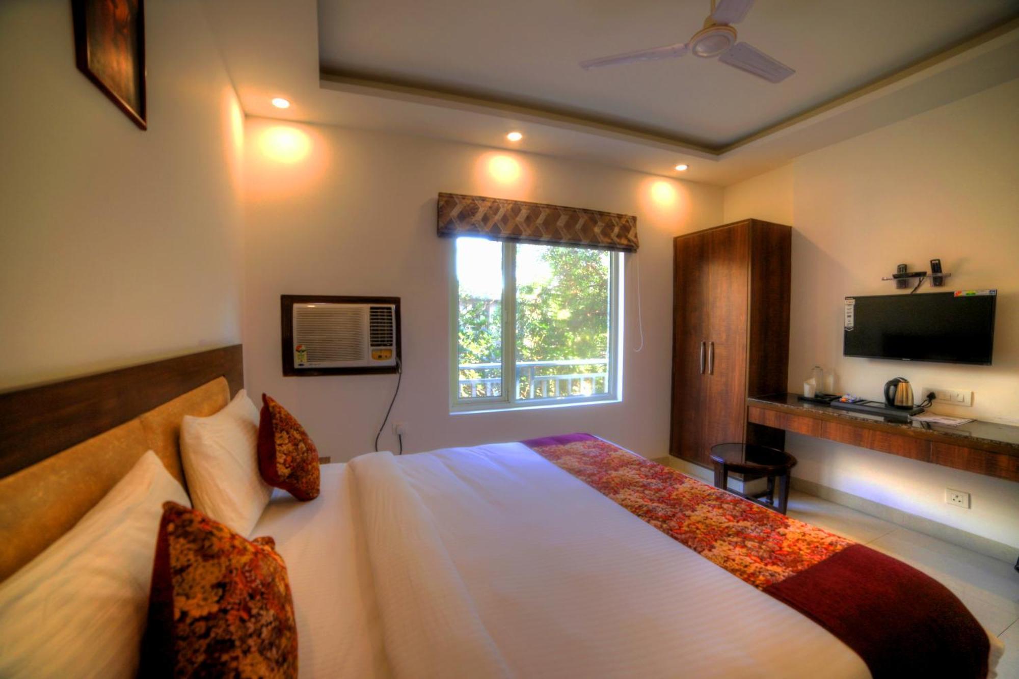 Airport Hotel Chanakya Neu-Delhi Exterior foto