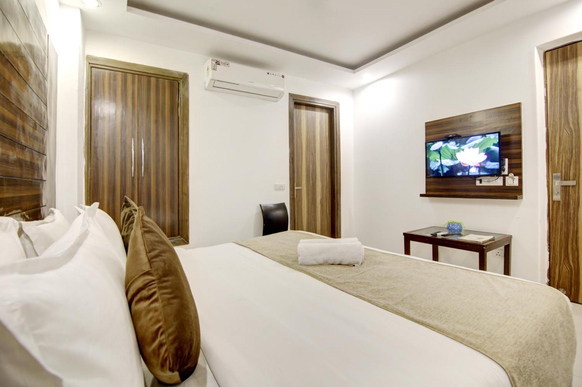 Airport Hotel Chanakya Neu-Delhi Exterior foto