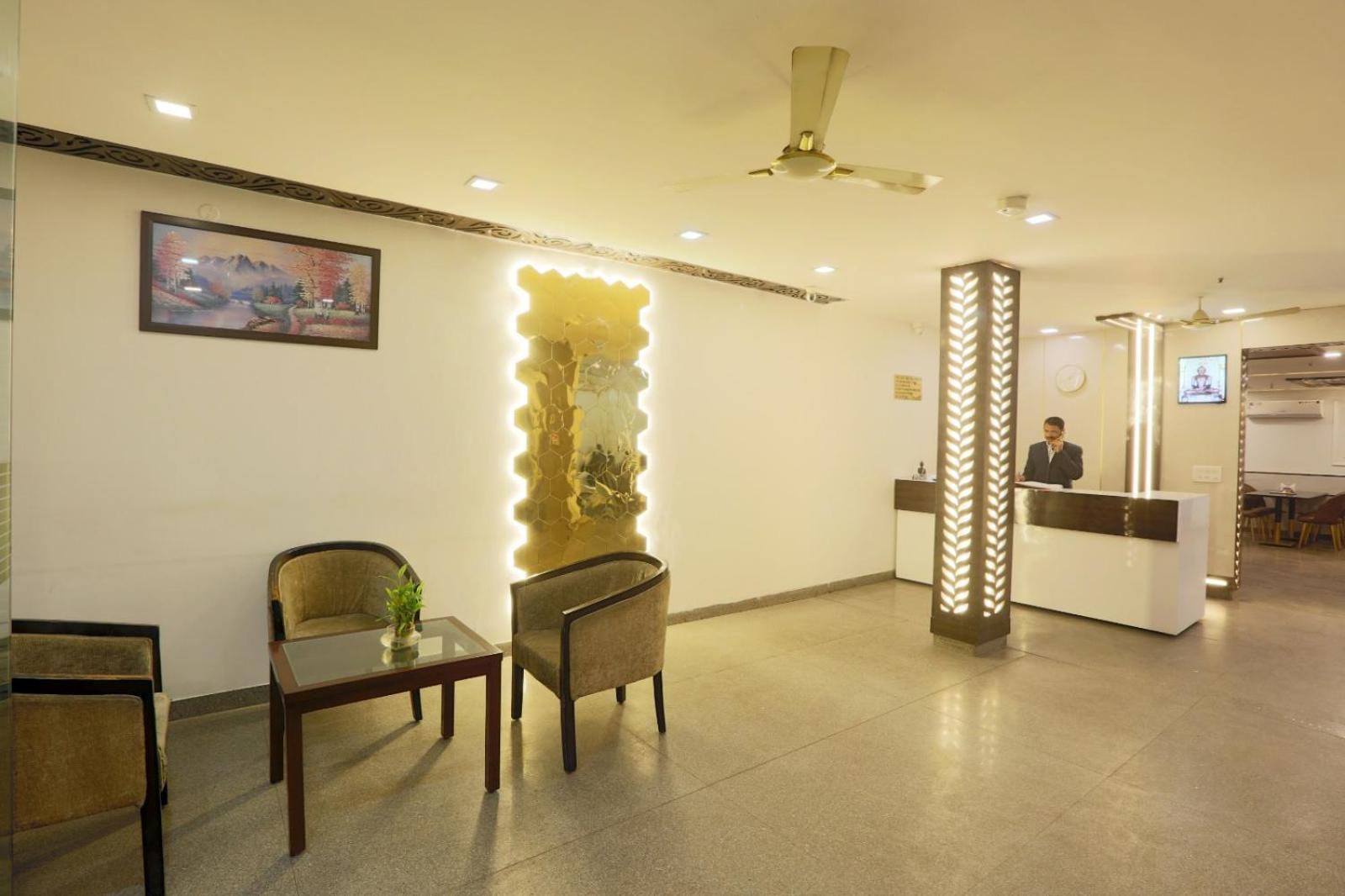 Airport Hotel Chanakya Neu-Delhi Exterior foto