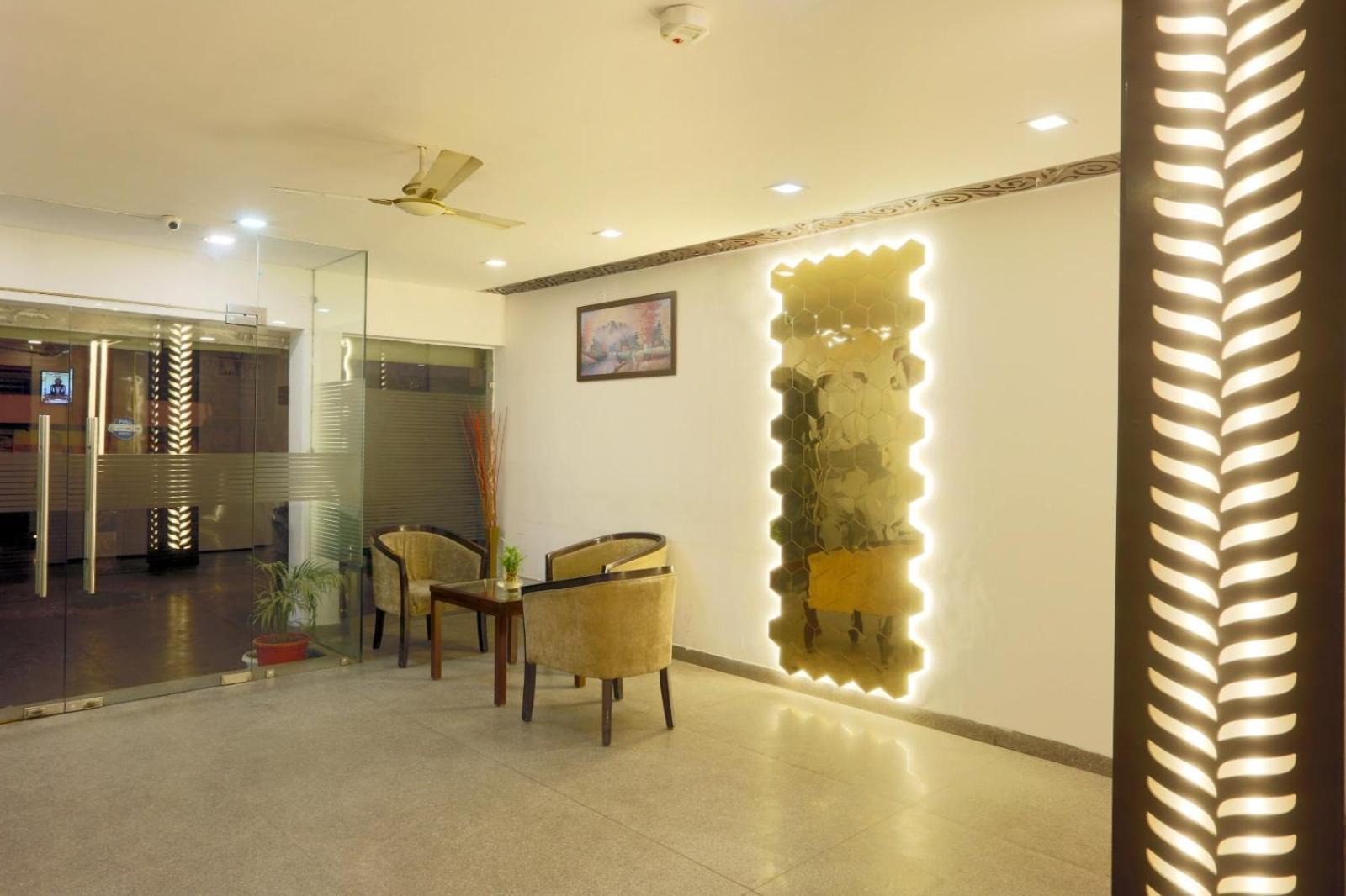Airport Hotel Chanakya Neu-Delhi Exterior foto