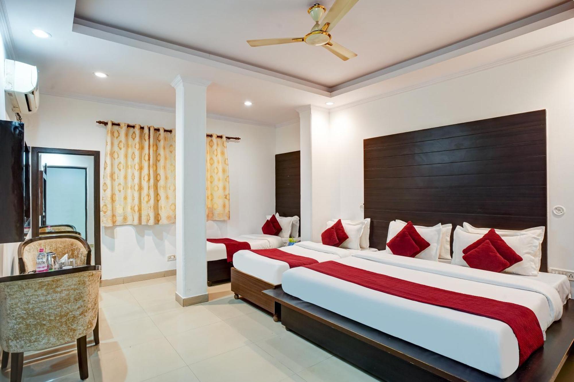 Airport Hotel Chanakya Neu-Delhi Exterior foto