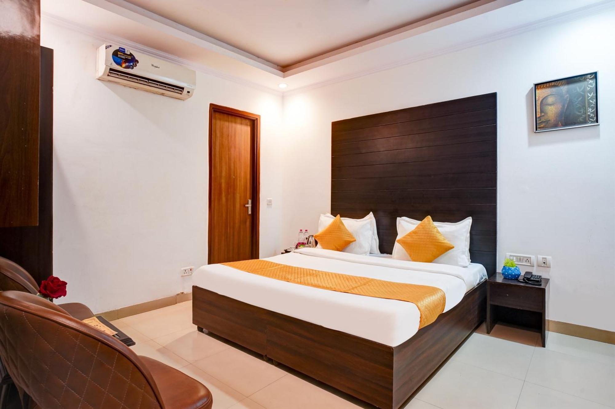 Airport Hotel Chanakya Neu-Delhi Exterior foto